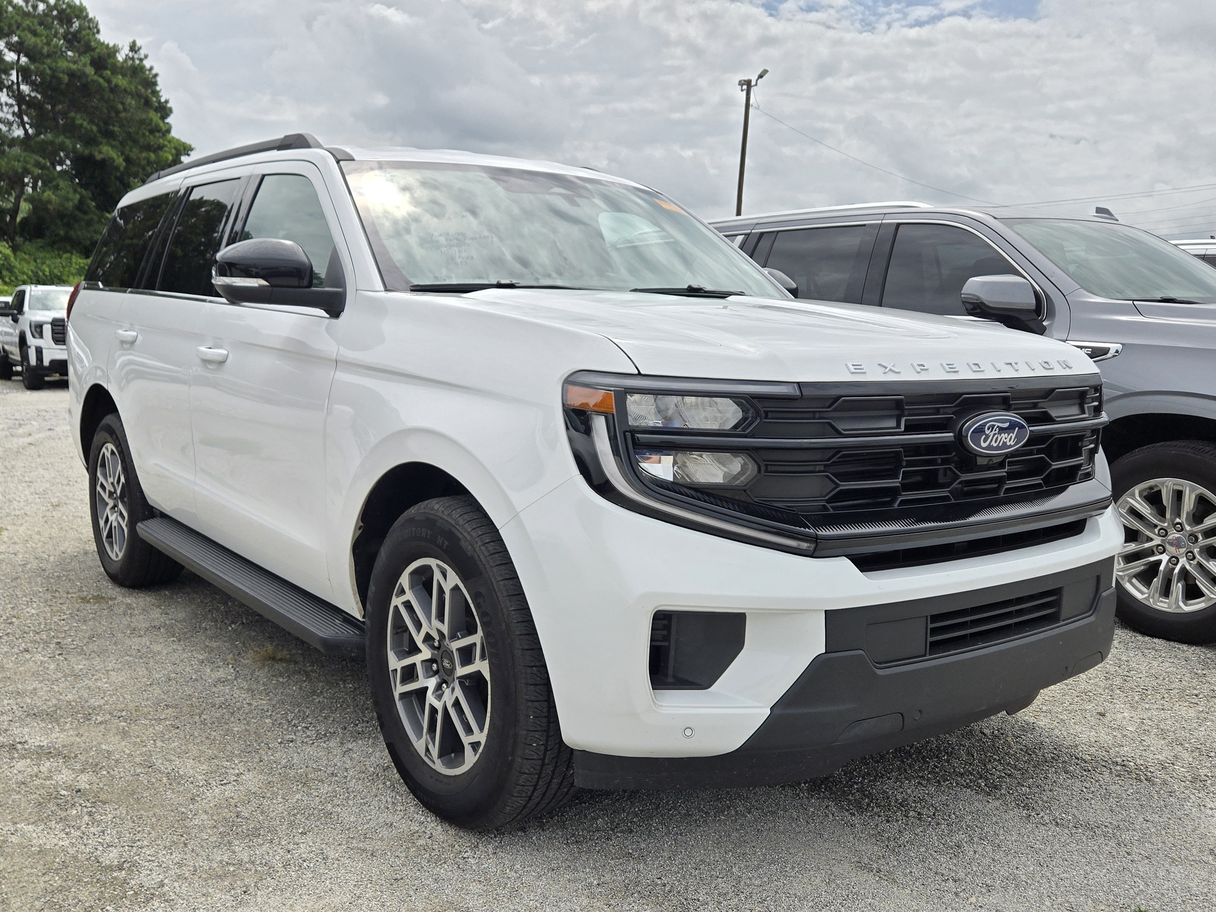 2026 Ford Expedition Active