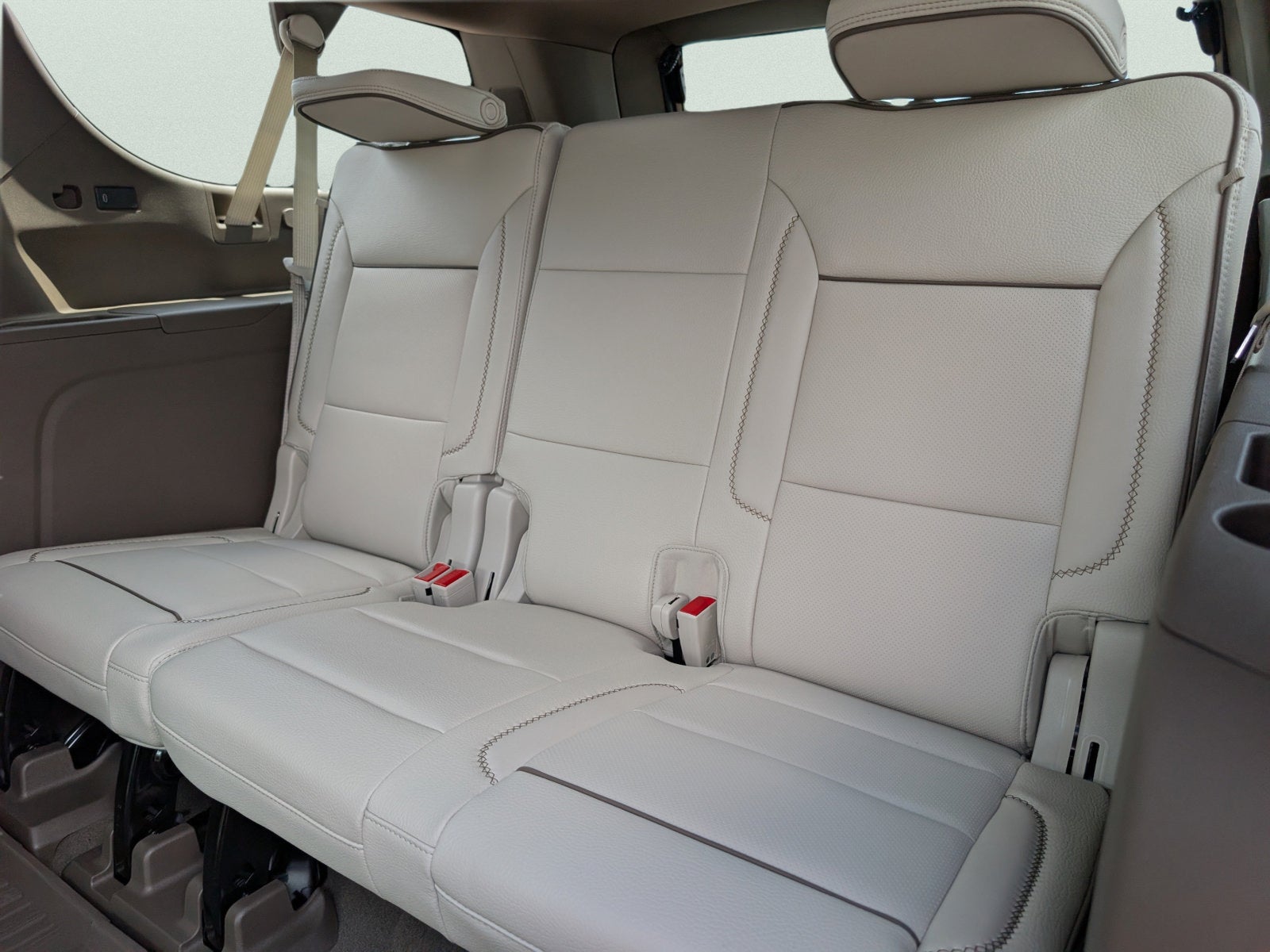 2026 GMC Yukon XL Denali - Photo 13