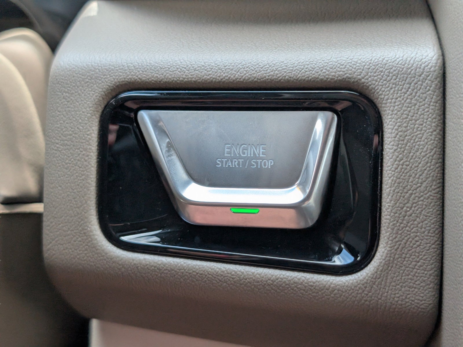 2026 GMC Yukon XL Denali - Photo 28