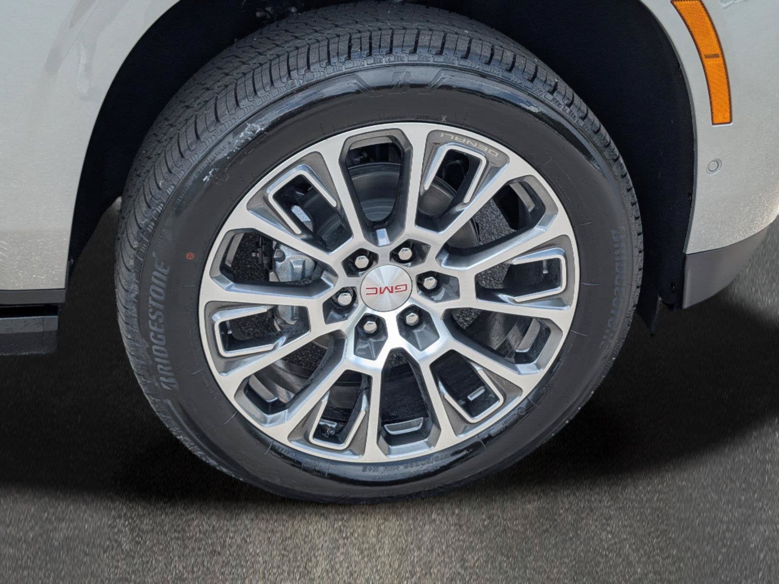 2026 GMC Yukon XL Denali - Photo 6