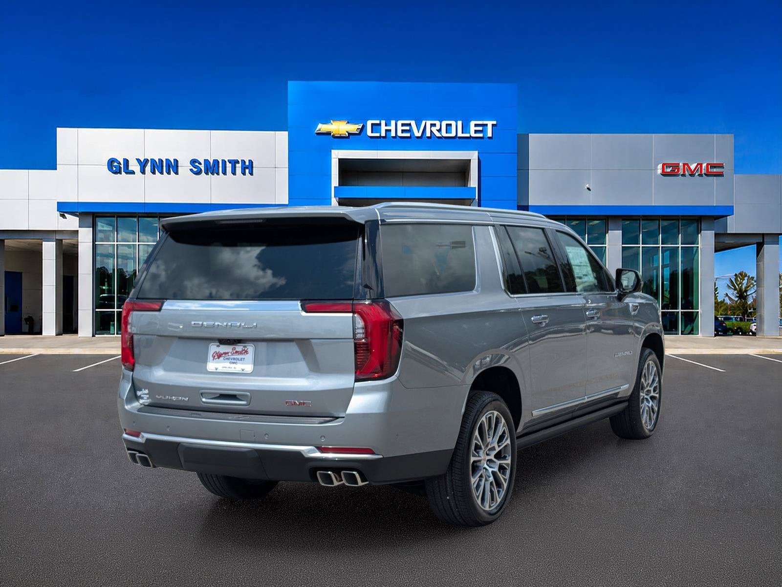 2026 GMC Yukon XL Denali - Photo 8