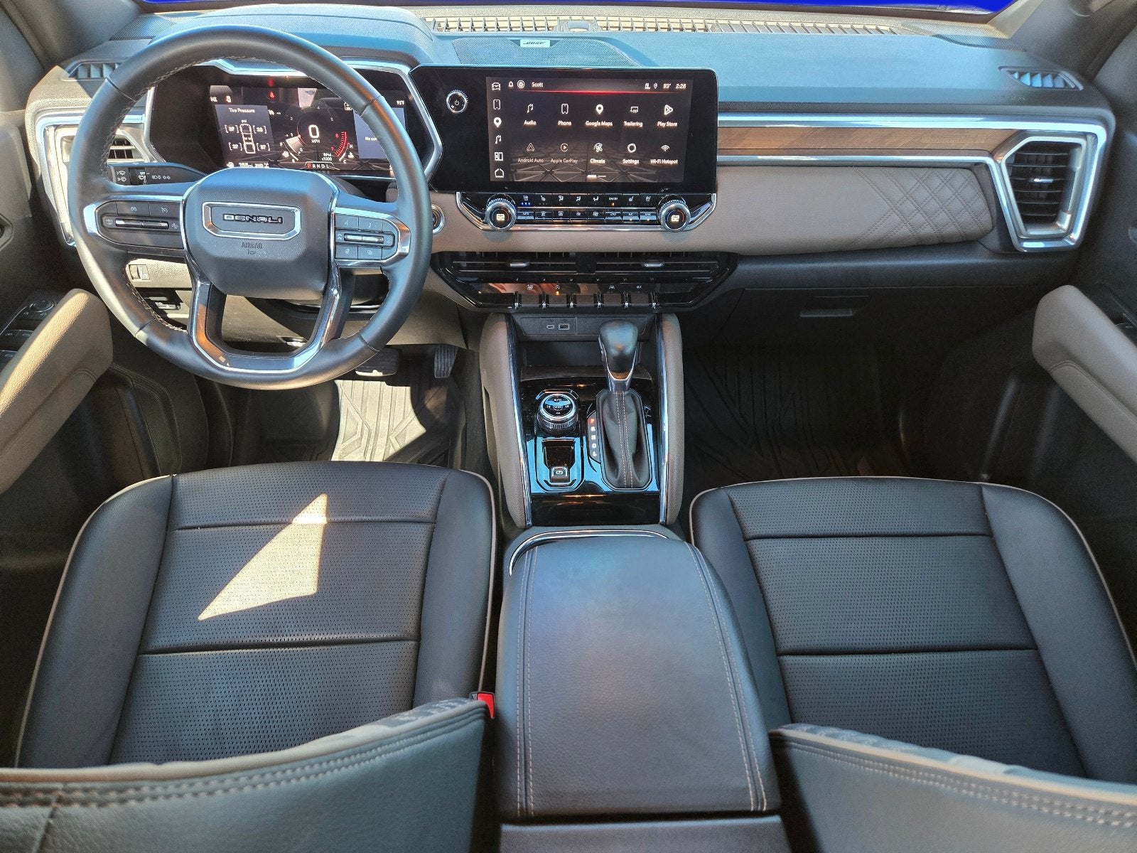 2023 GMC Canyon 4WD Denali