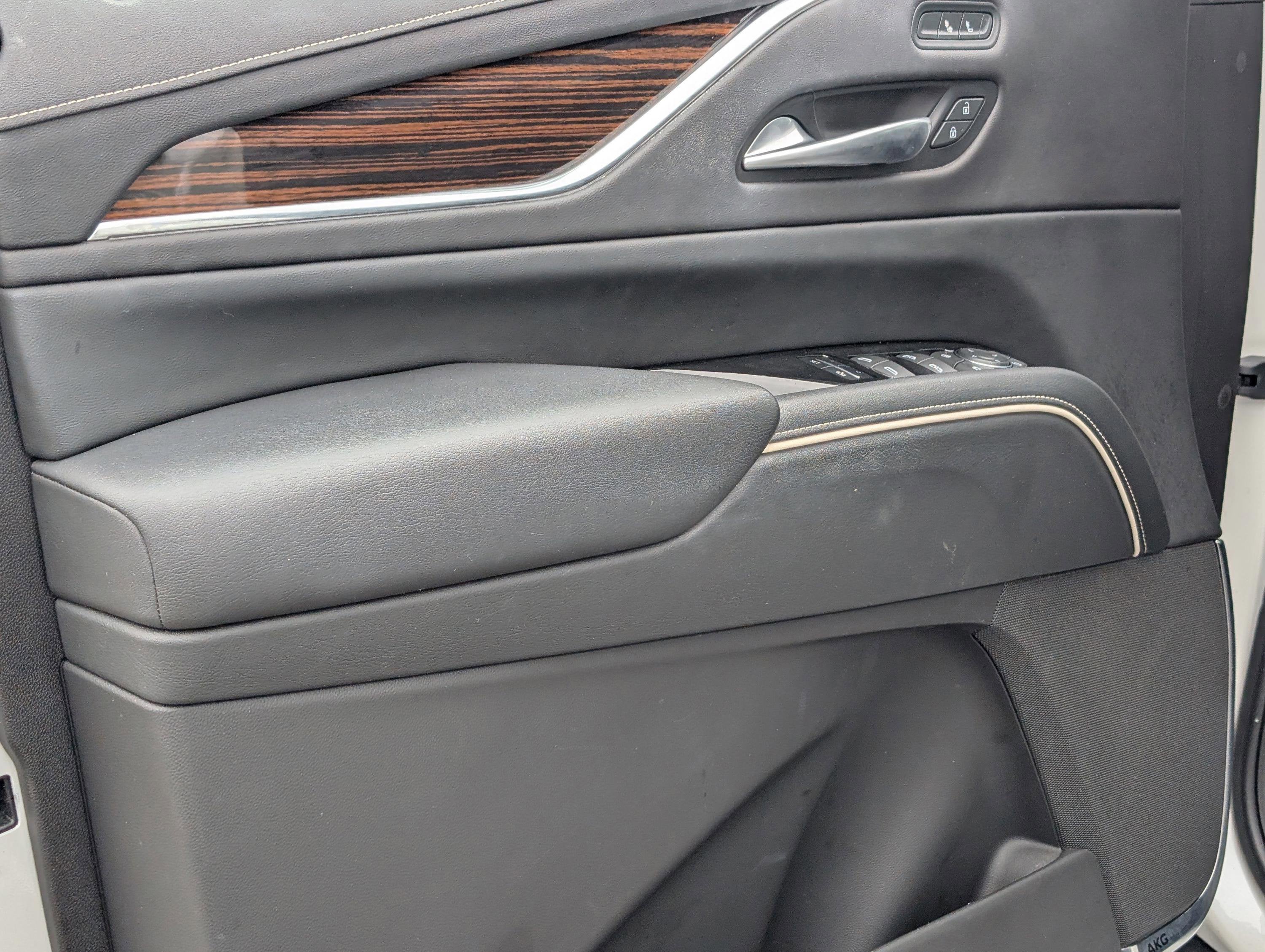2023 Cadillac Escalade Luxury