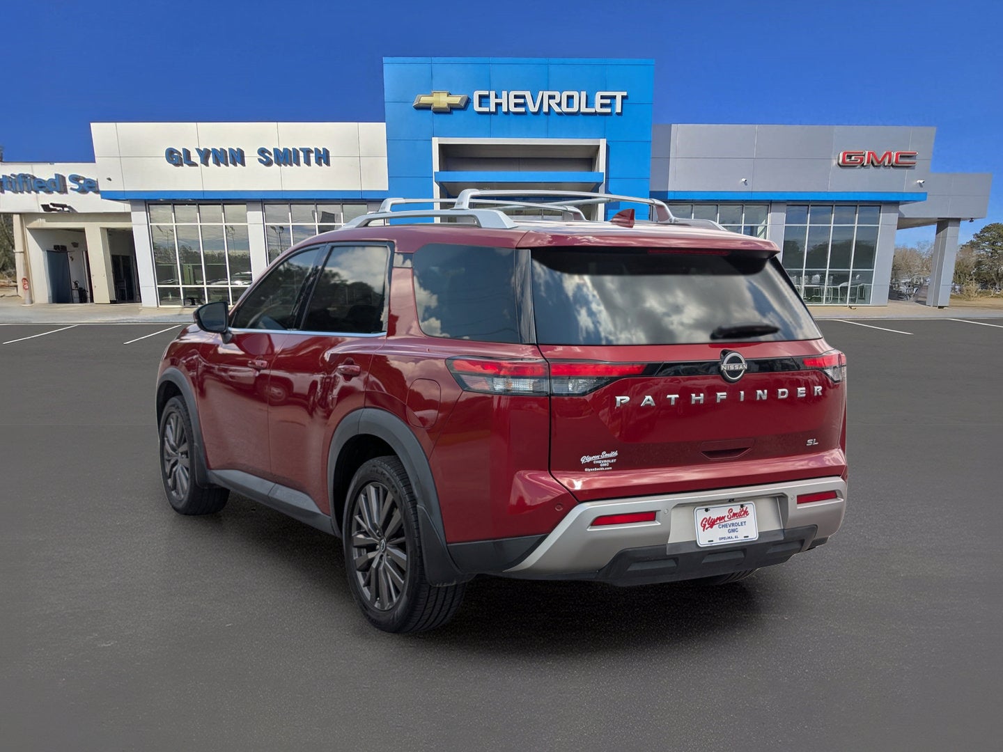 2022 Nissan Pathfinder SL