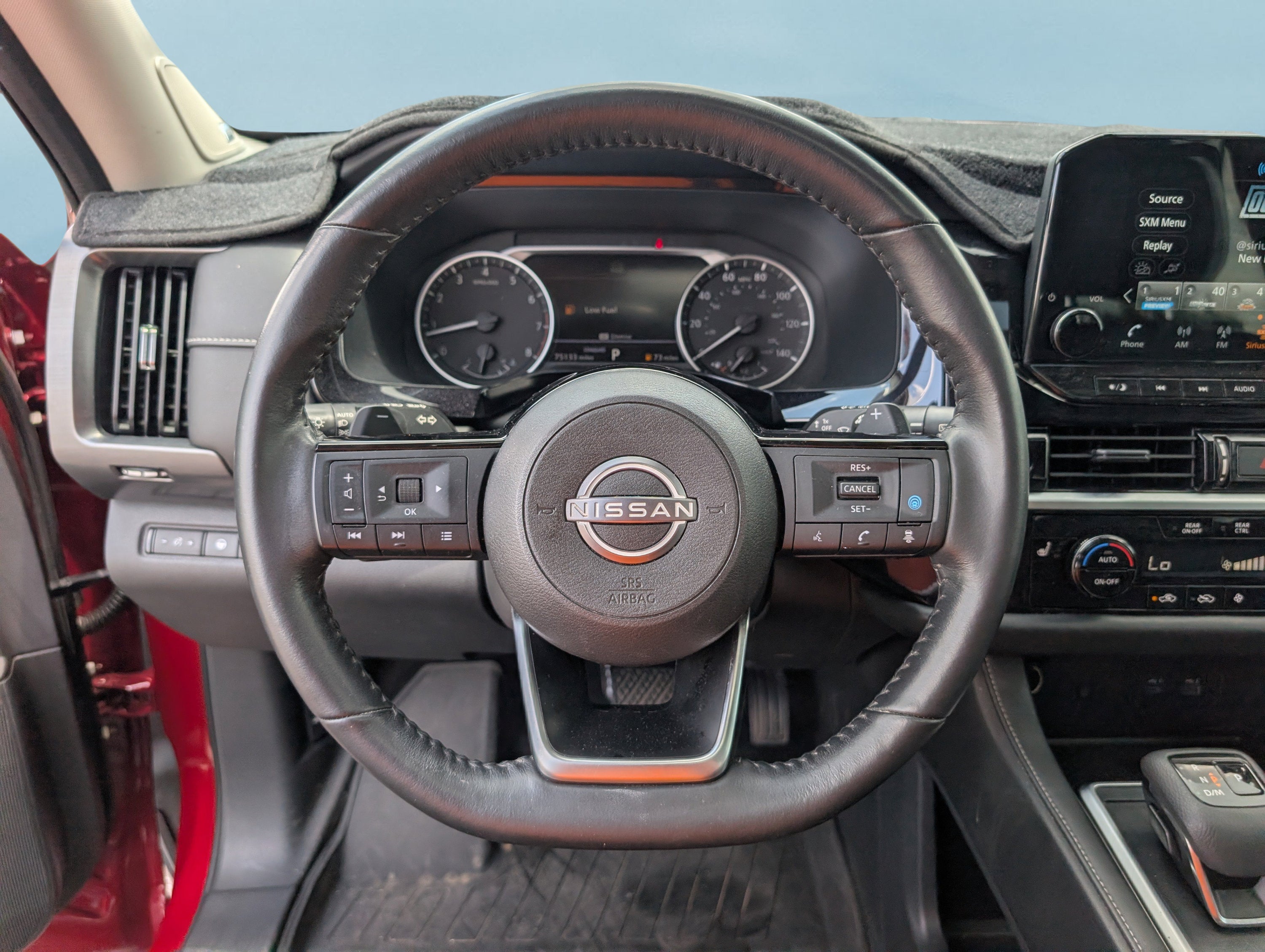 2022 Nissan Pathfinder SL