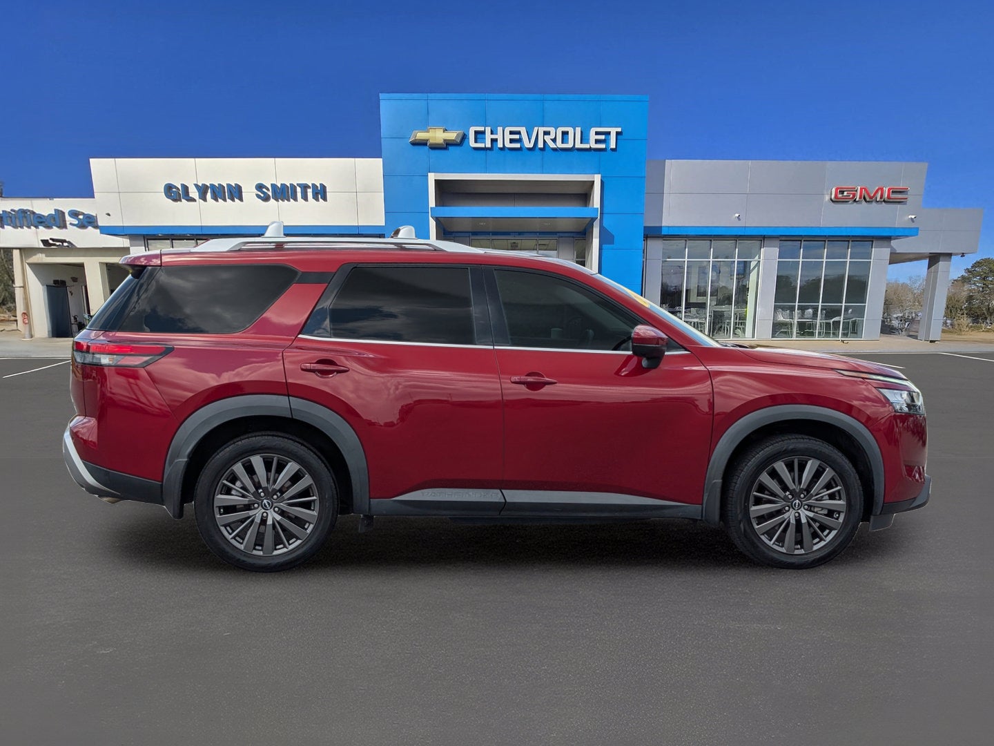 2022 Nissan Pathfinder SL