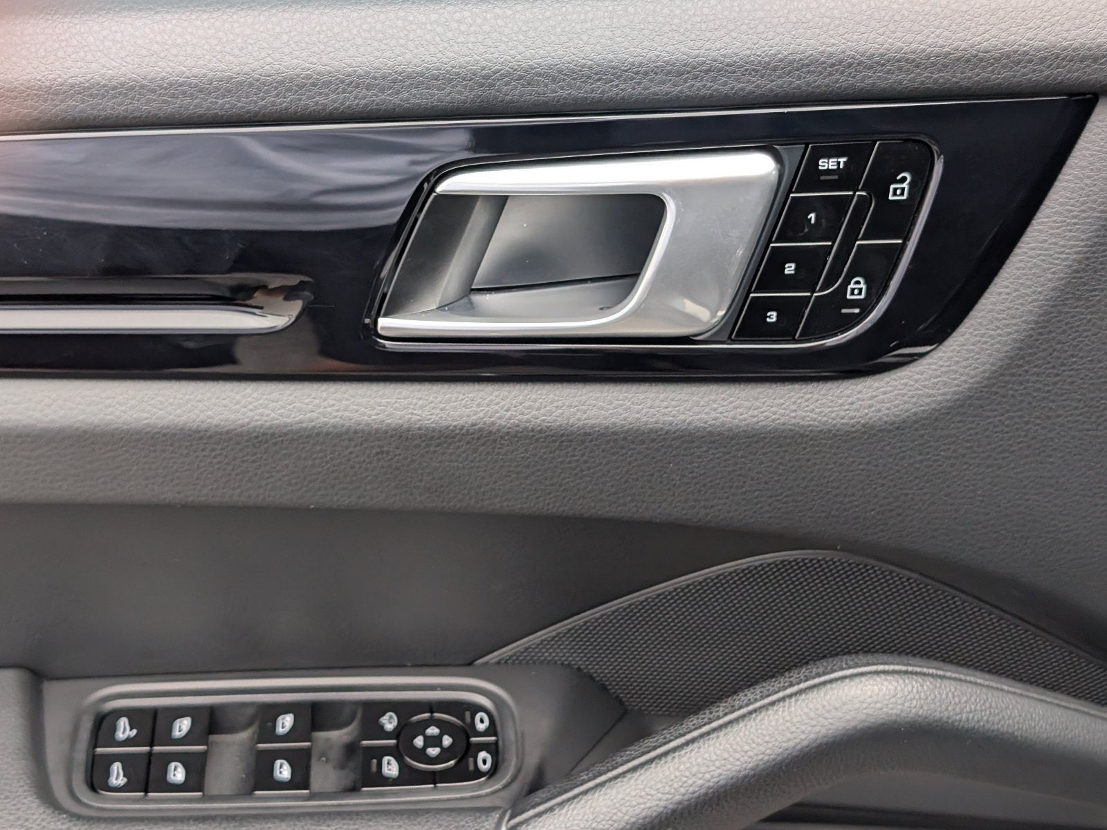 2021 Porsche Cayenne 4DR AWD COUPE